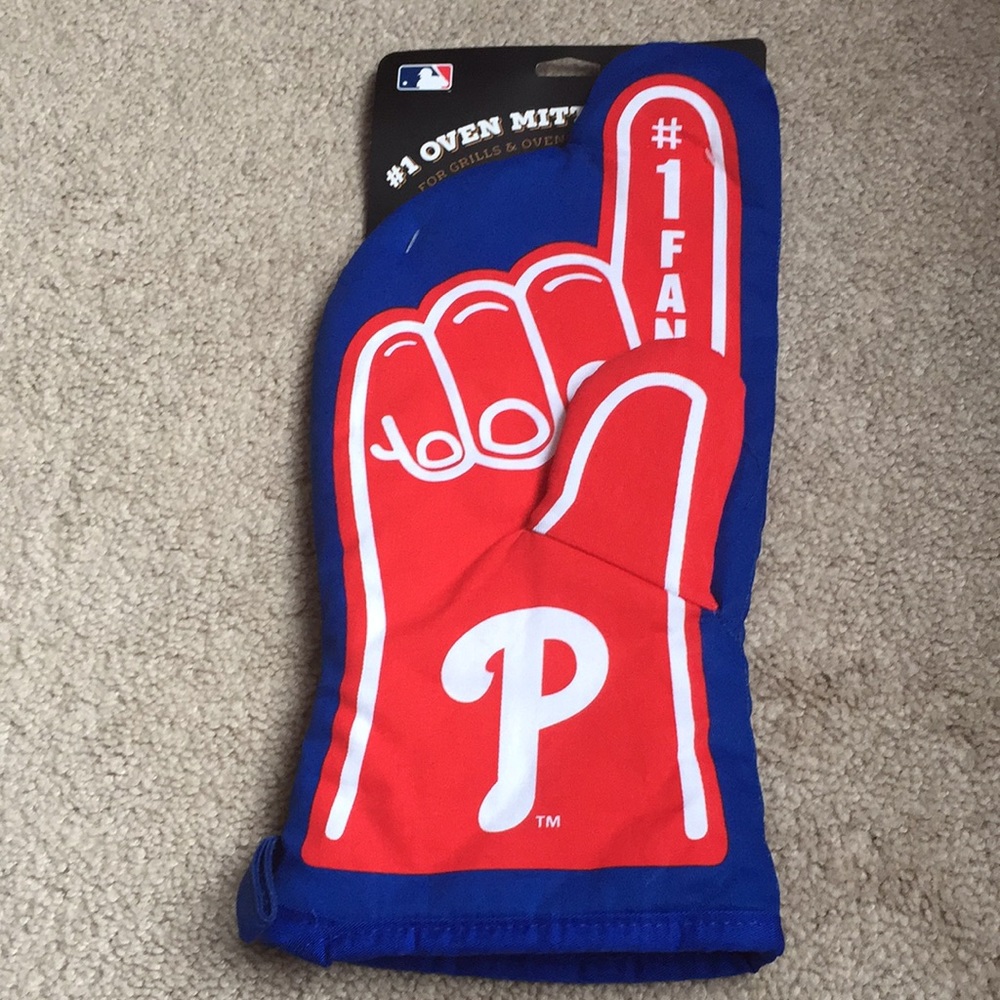 🍴Philadelphia Phillies #1 Oven Mitt NWT